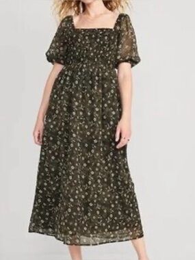 Old Navy Women’s Smocked Long Green Dress Size Small
